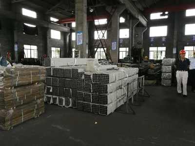 南通正道領(lǐng)導(dǎo)實地考察工廠金屬材料加工與現(xiàn)場管理